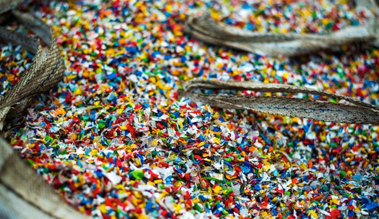 Microplásticos y nanoplásticos: un reto emergente para la farmacia