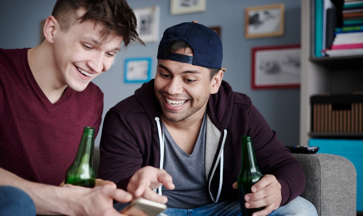 El Ministerio de Sanidad lanza una nueva iniciativa para proteger a los menores frente al alcohol