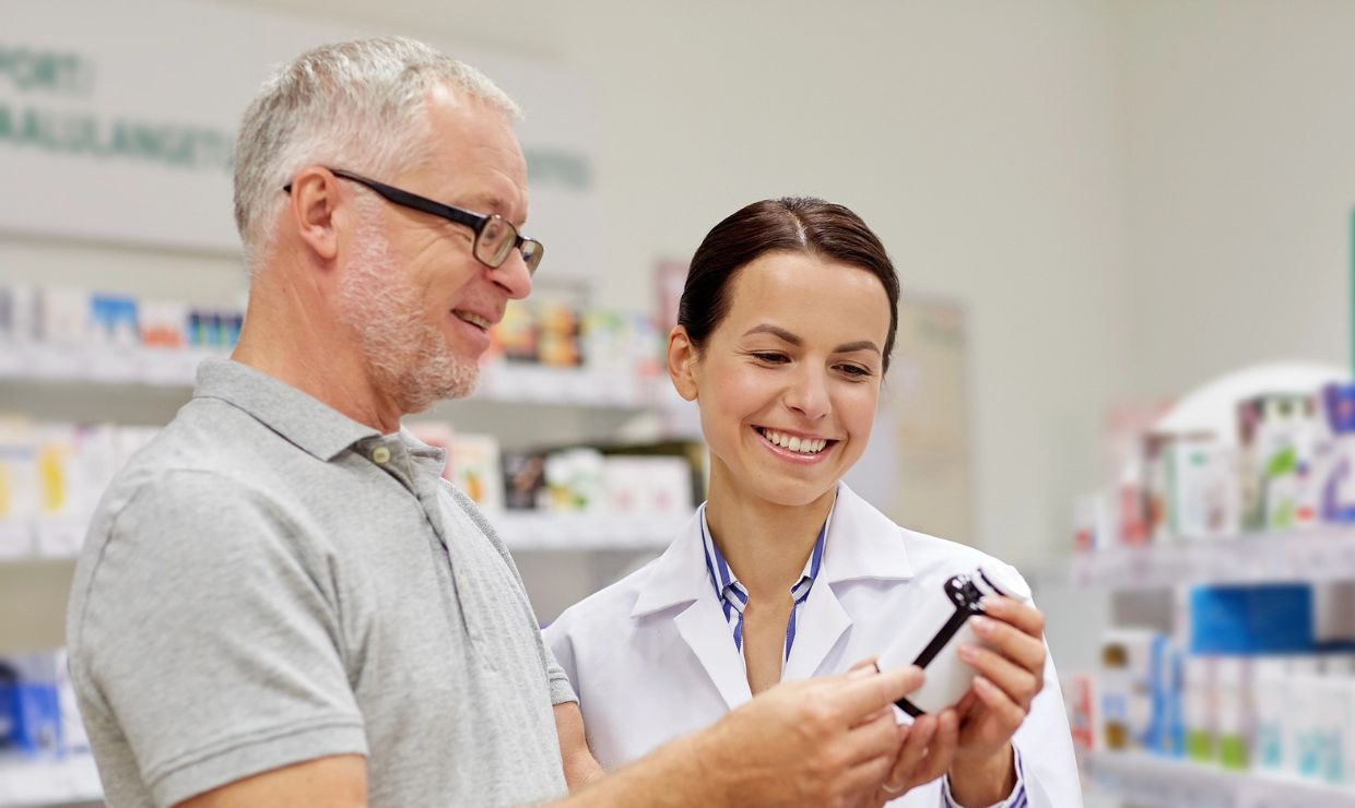 La detección y notificación de reacciones adversas a medicamentos pasa por la farmacia