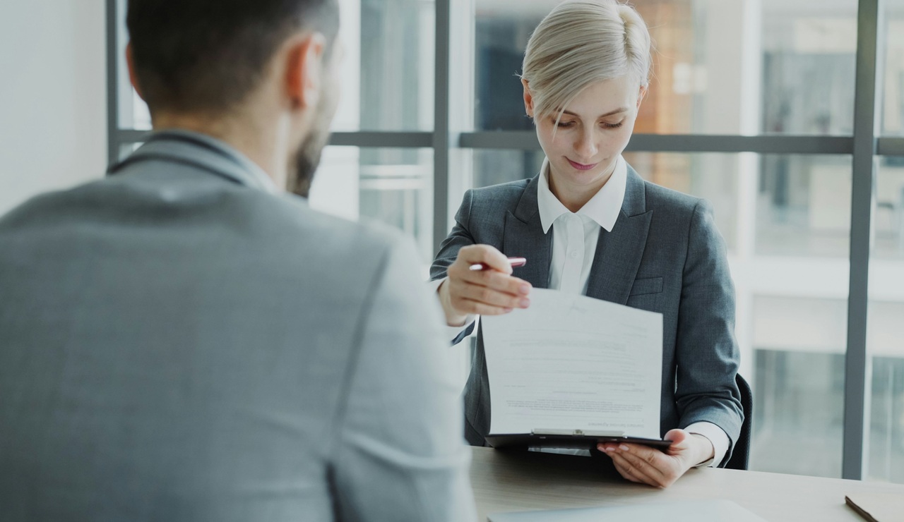 ¿Buscas trabajo o un cambio de rol en una farmacia comunitaria? Adapta tu currículum para ser un candidato óptimo
